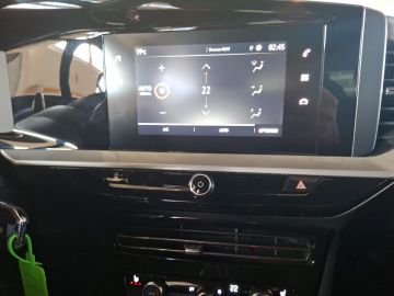 Bild 12 Opel Mokka GS Digitales Cockpit LED ACC Apple CarPlay