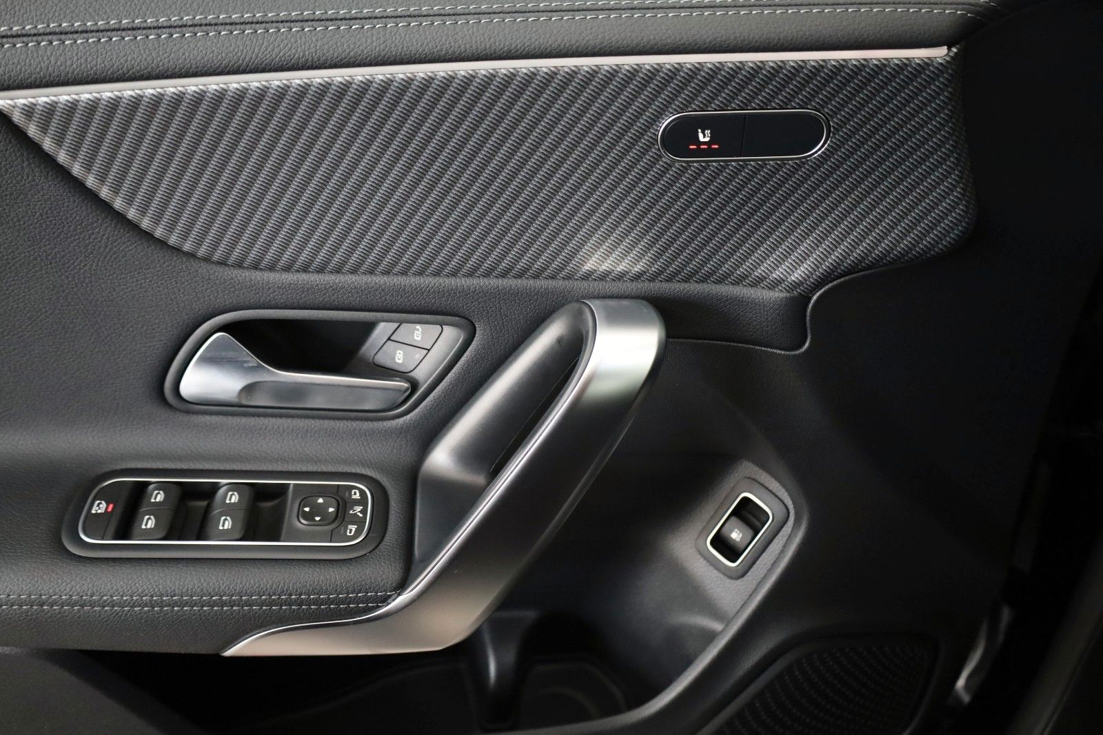 Fahrzeugabbildung Mercedes-Benz CLA 250 SB,Leder,Navi,LED,SH,Kamera,ACC,FACELIFT