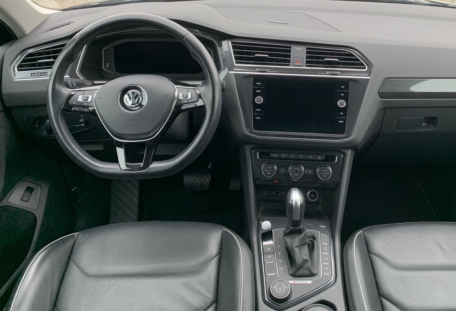 Fahrzeugabbildung Volkswagen Tiguan 2.0 TDI*Highline*4Motion*Leder*AHK*HeadUp