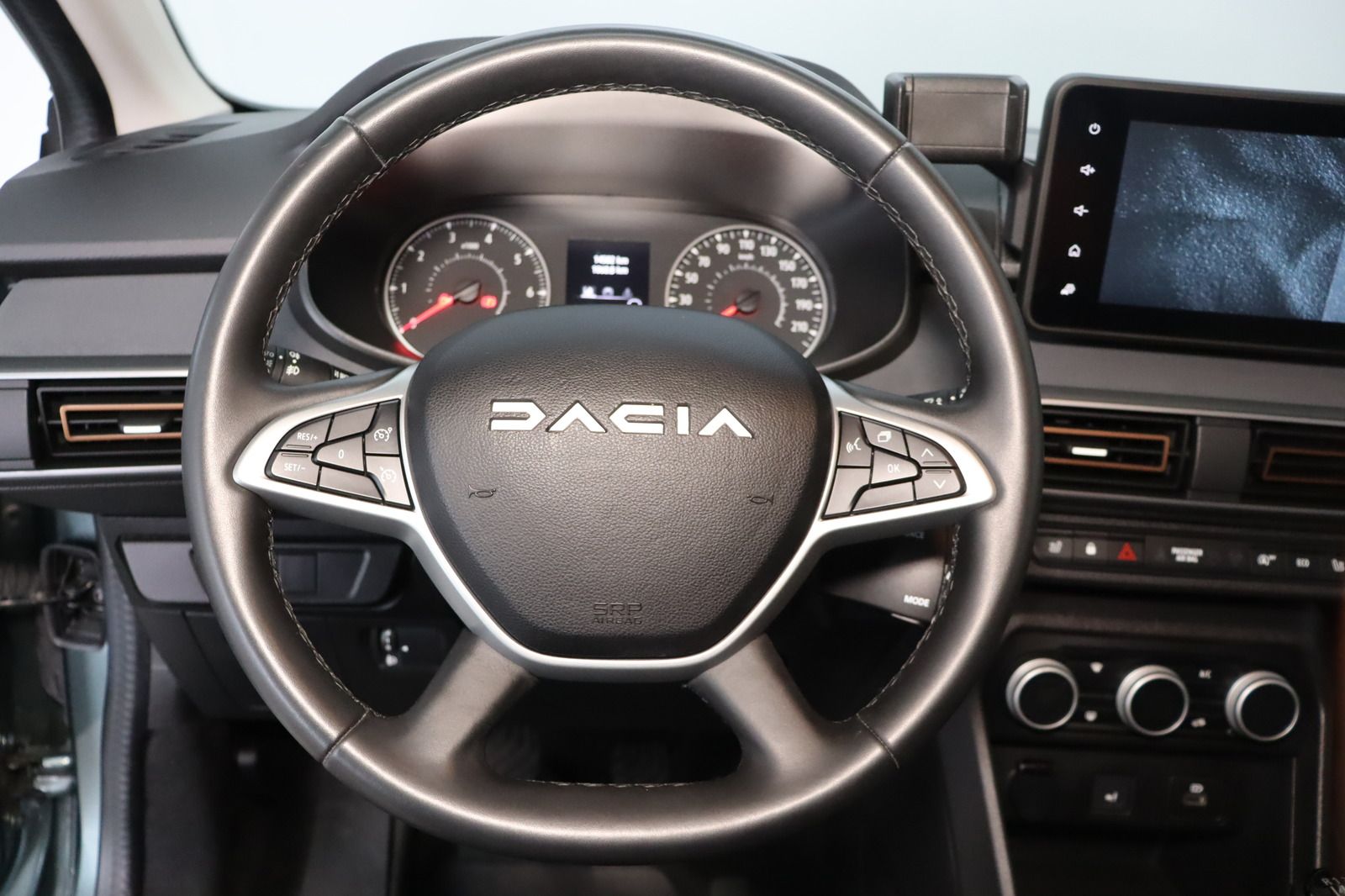 Fahrzeugabbildung Dacia Jogger  TCe * 7-Sitzer * Navi * LED * Sitzhzg.