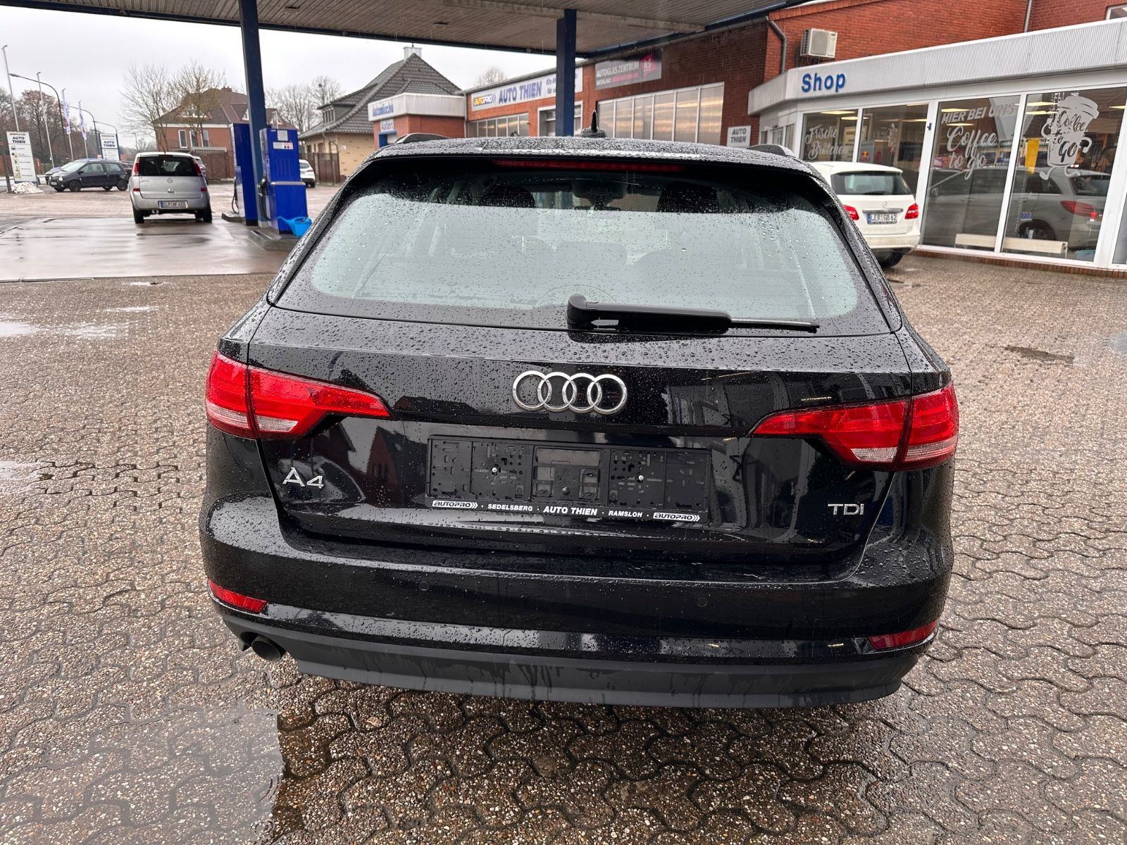 Fahrzeugabbildung Audi A4 Avant 2.0 TDI BiXenon/GRA/Navi/PDC/eHeck