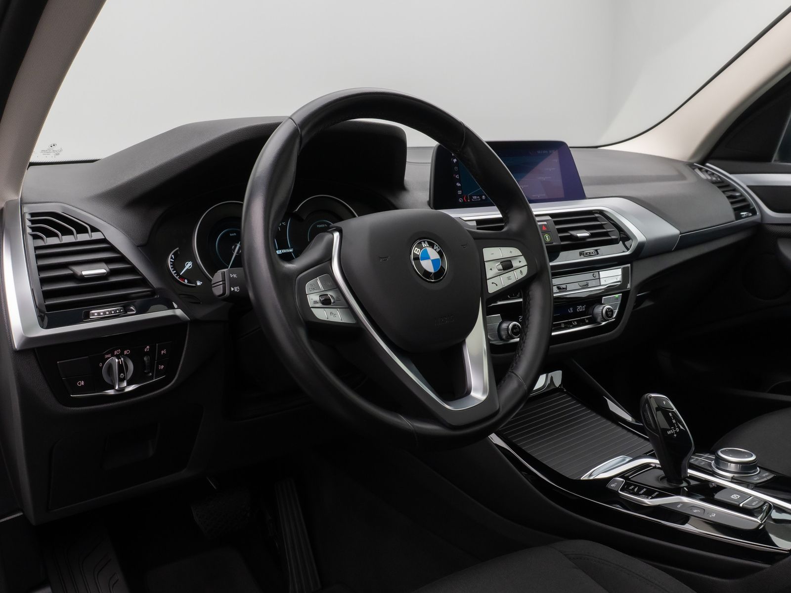 Fahrzeugabbildung BMW X3 xD30e Panorama Kamera DAB HiFi WLAN Stop&Go