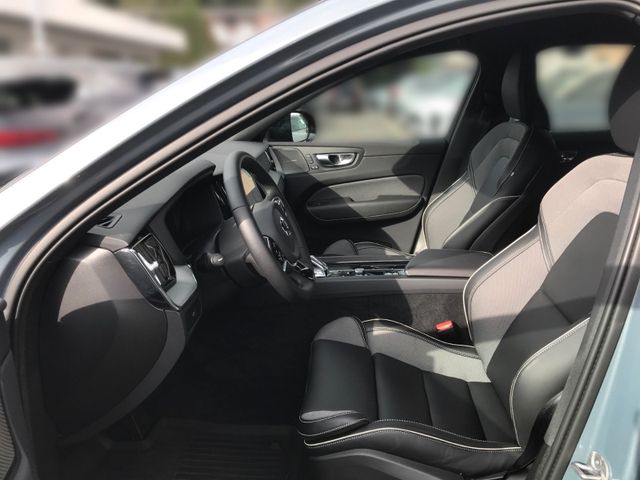 Volvo XC 60 Plus Dark 2WD