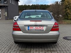 MERCEDES-BENZ E 350 Lim*NAVI*PDC*TEMP*SHZ*AUTOMATIK*2.HAND*AHK