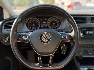 Volkswagen Golf - 6