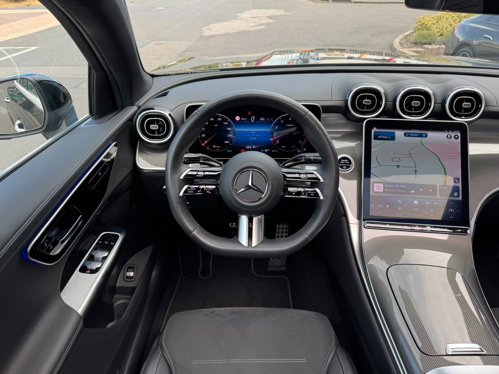 Fahrzeugabbildung Mercedes-Benz GLC 200 4M AMG Distr+360°+Pano+Ambiente+Keyless