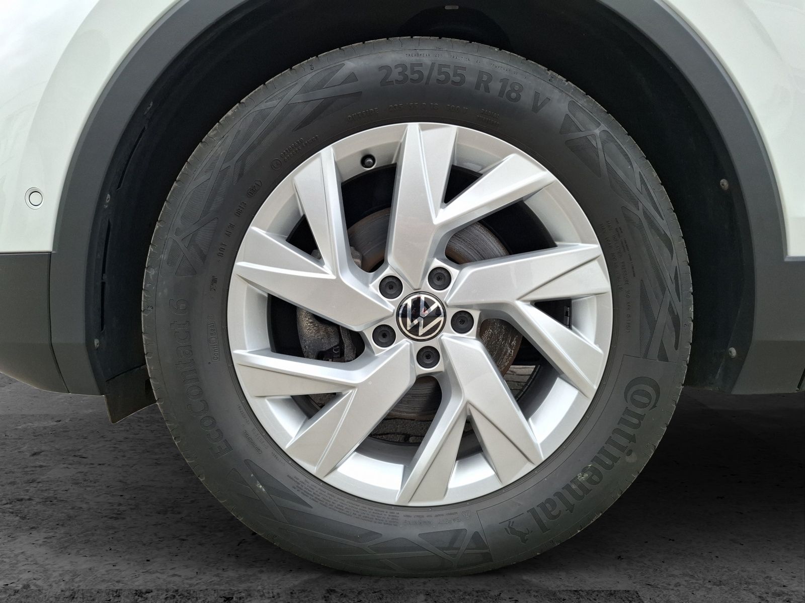 Fahrzeugabbildung Volkswagen Tiguan TDI Elegance DSG 4M Standhzg. Matrix Navi