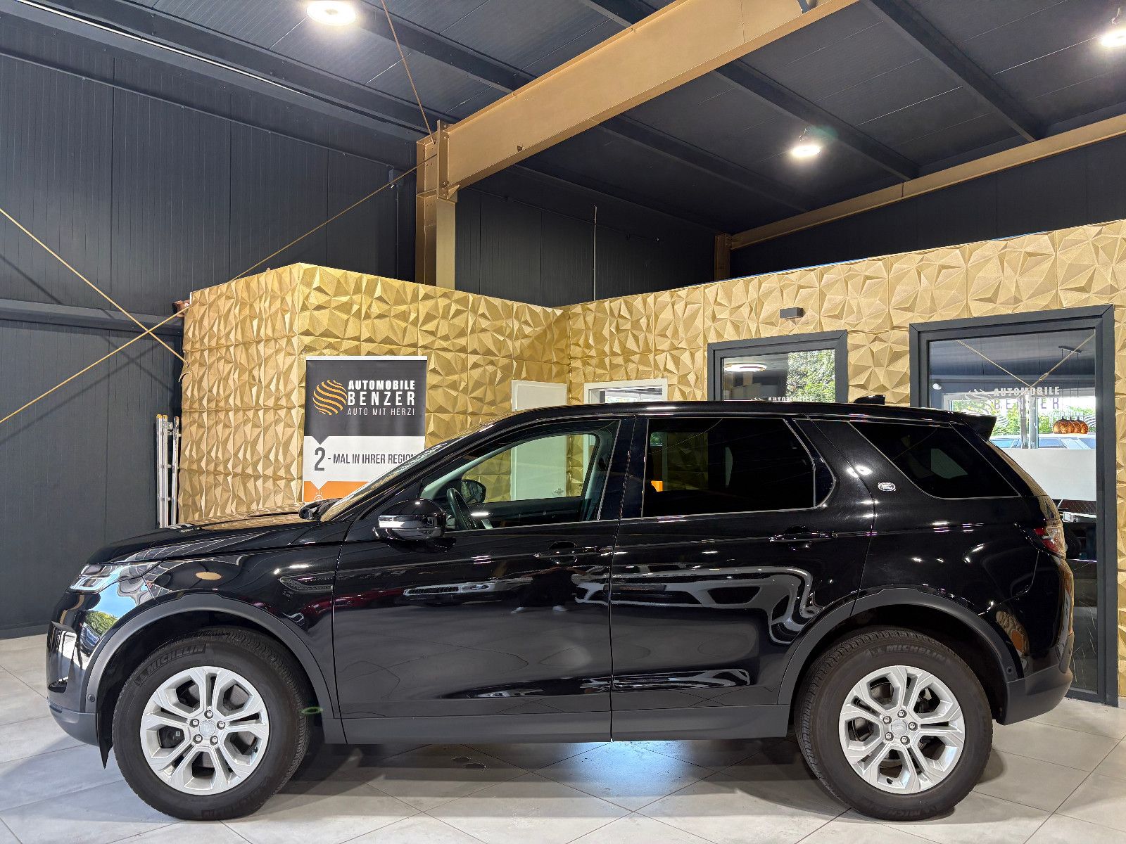 Fahrzeugabbildung Land Rover Discovery Sport S AWD/360°/APPLE/NAVI/SHZ/DAB/