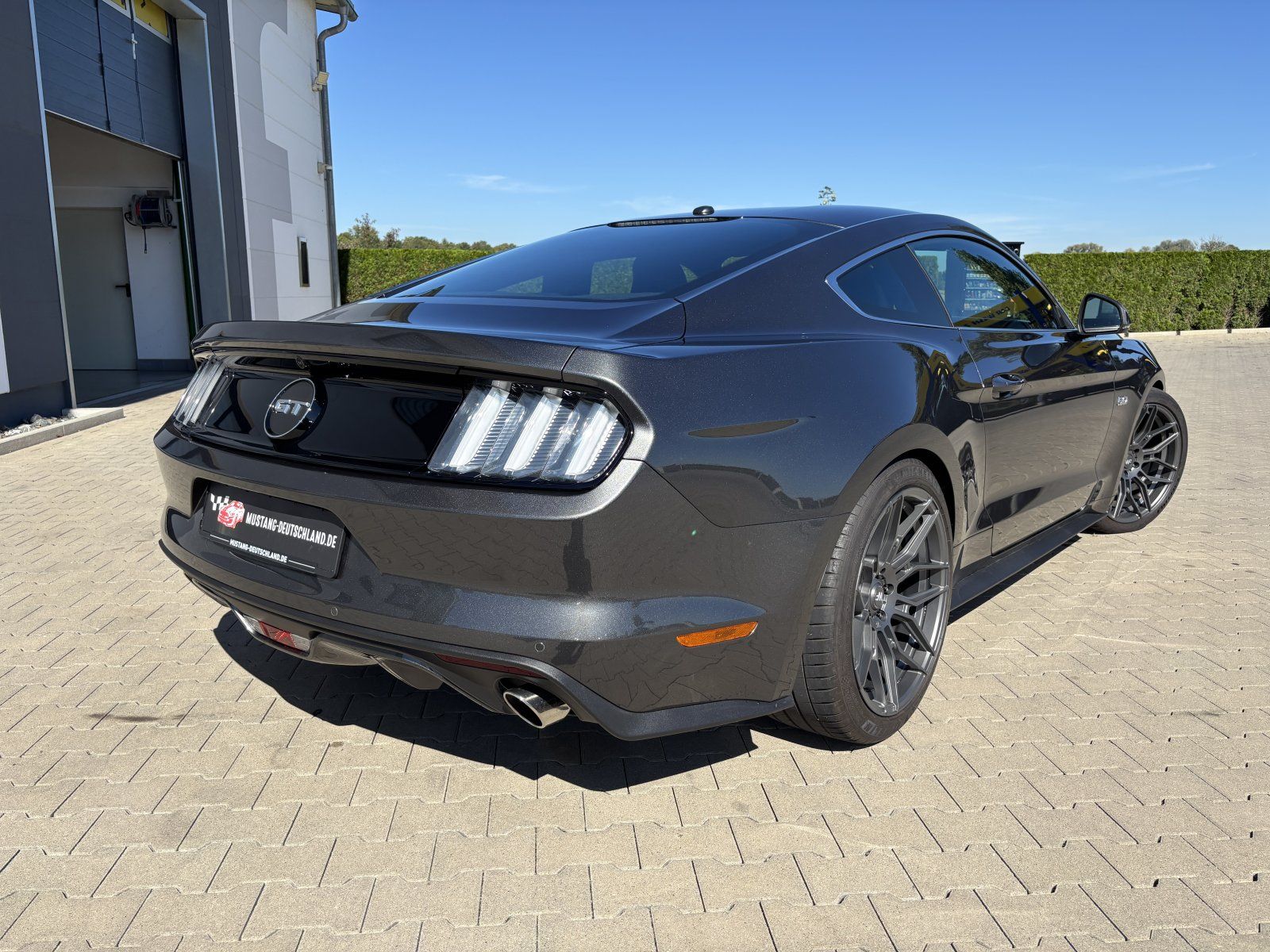 Ford Mustang (GT 5.0 Fastback 20Zoll/KW-V3/COC/SYNC3)