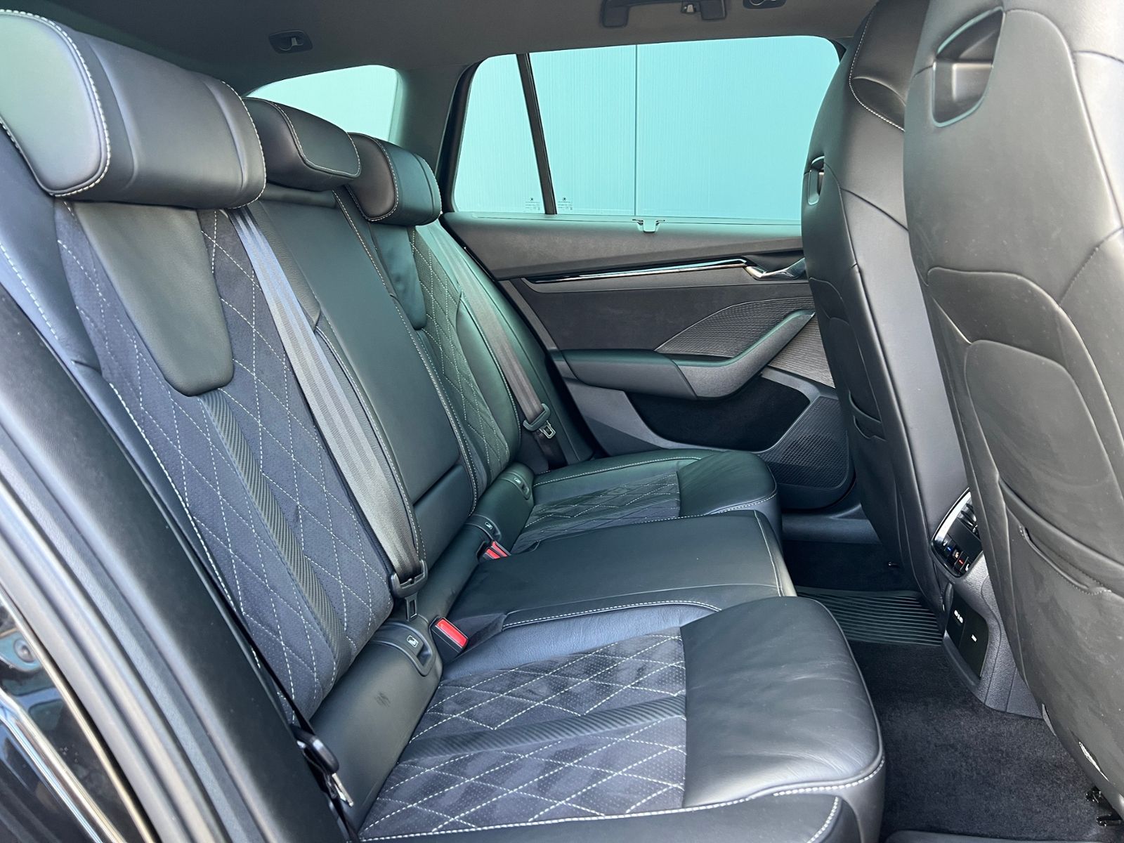 Fahrzeugabbildung SKODA Octavia Combi RS iV Edition 1.4 TSI PHEV DSG *Vo