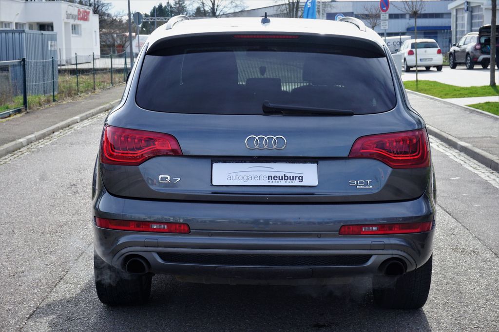 AUDI Q7 3