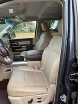 Dodge RAM LARAMIE MIT AHK ZU VERKAUFEN - Dodge RAM: Allradantrieb