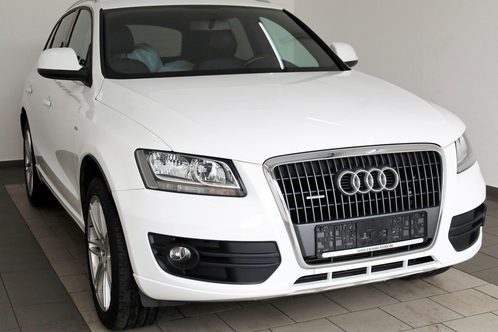 Fahrzeugabbildung Audi Q5 2.0 TDI quattro S line T.Leder,Navi,SH,20"