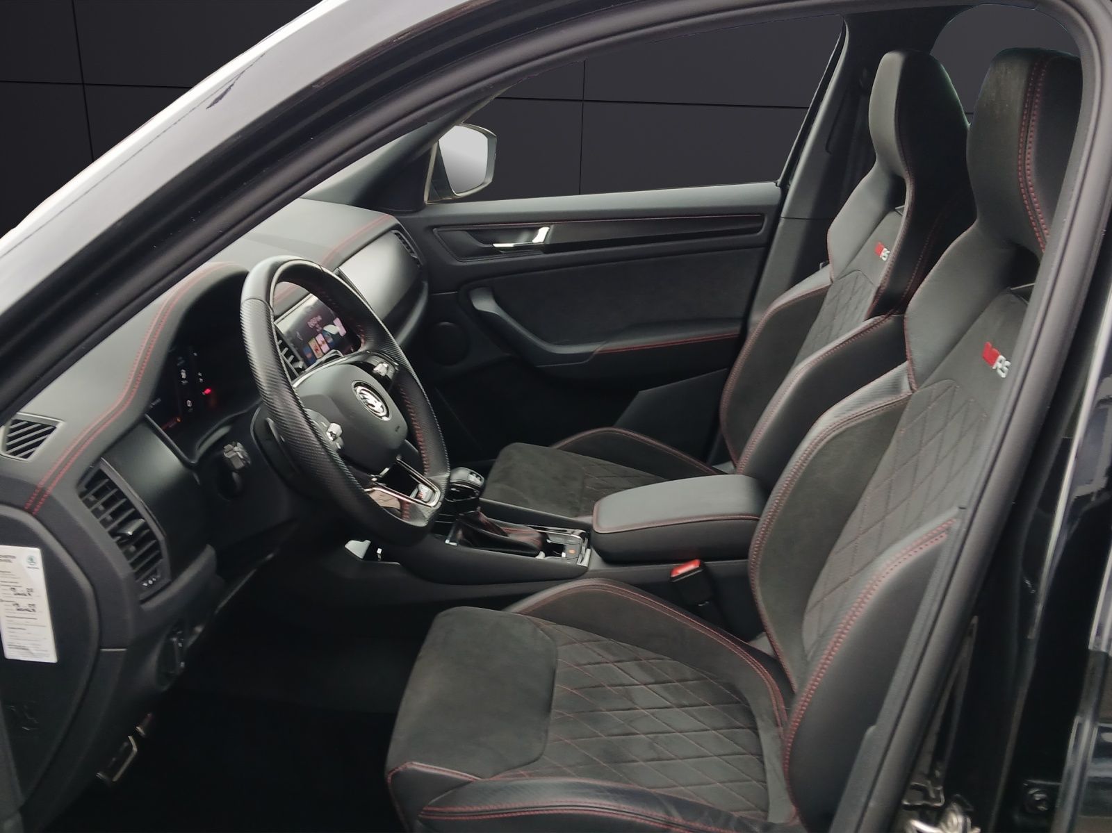 Fahrzeugabbildung SKODA Kodiaq RS 4x4 Matrix Navi AID GRA RFK SHZ 20"