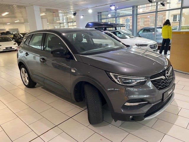 Fahrzeugabbildung Opel Grandland X 2.0D 18"ALU/NAVI/PANORAMA/KAMERA