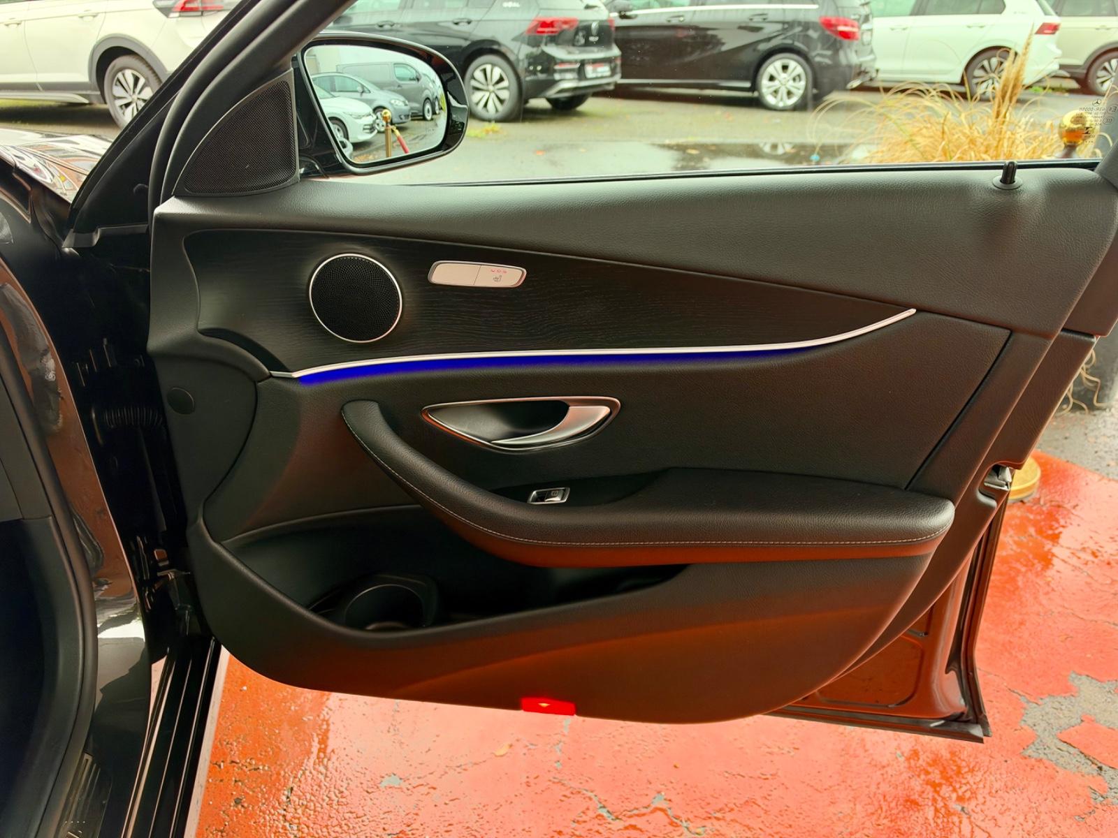 Mercedes-Benz E-Class E Limousine Navi LED Widescreen, миниатюра 26