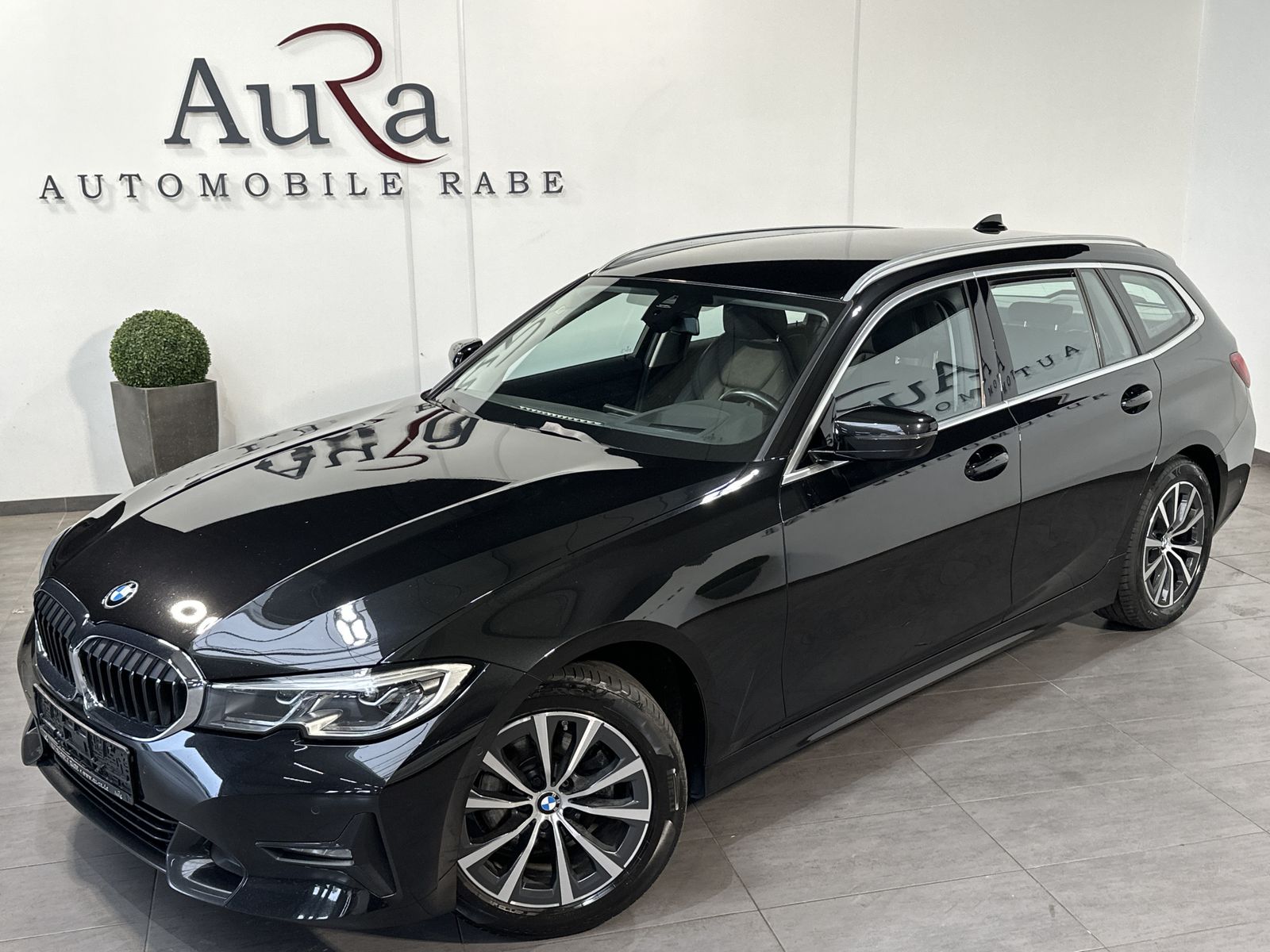Fahrzeugabbildung BMW 320d Touring Sport-Line NAV+LASER+KAMERA+HUD+SHZ