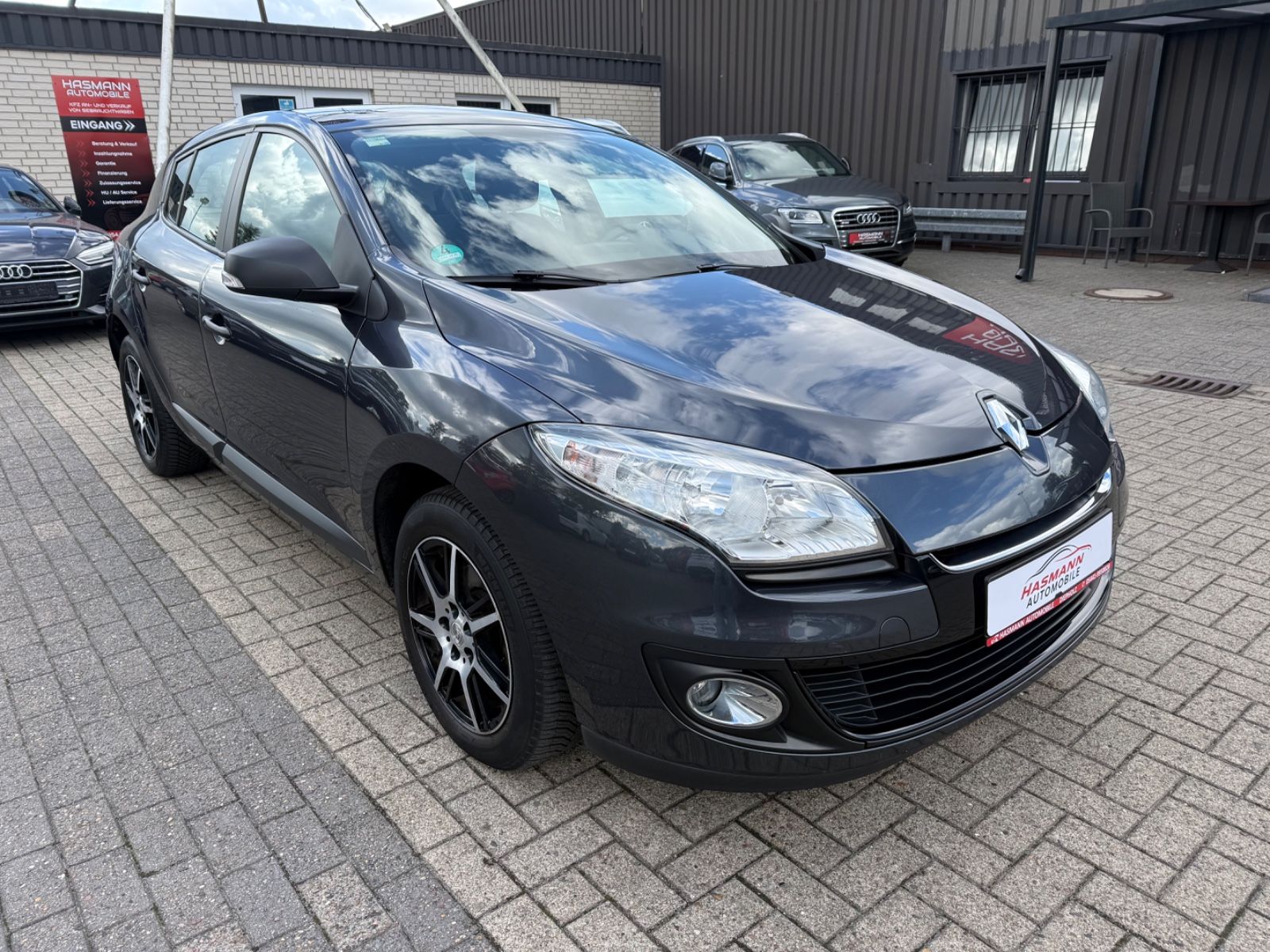 Megane III Lim. 5-trg.Tomtom Edition*NUR 76000KM