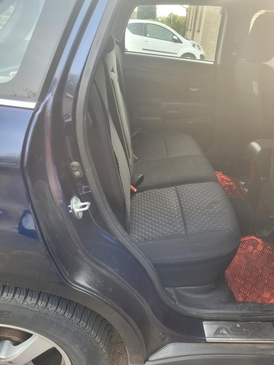 Mitsubishi ASX 2011 — photo 9