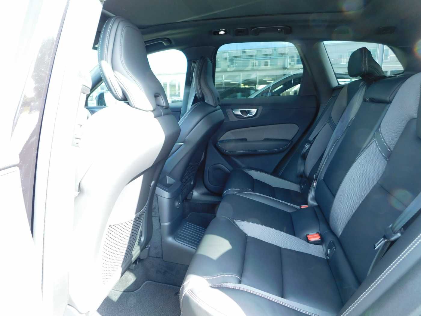 Fahrzeugabbildung Volvo XC60 Plug-In-Hybrid T8 AWD Plug-in Hybrid Plus B