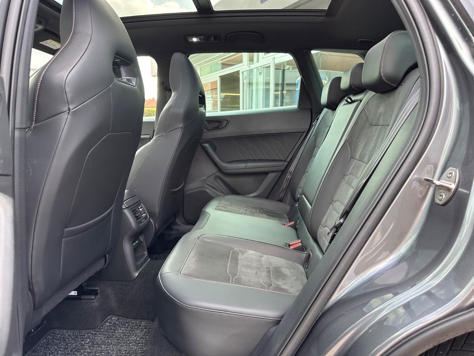 Fahrzeugabbildung CUPRA Ateca 1.5 TSI DSG Pano/ACC/Navi/LED/SHZG/Travel