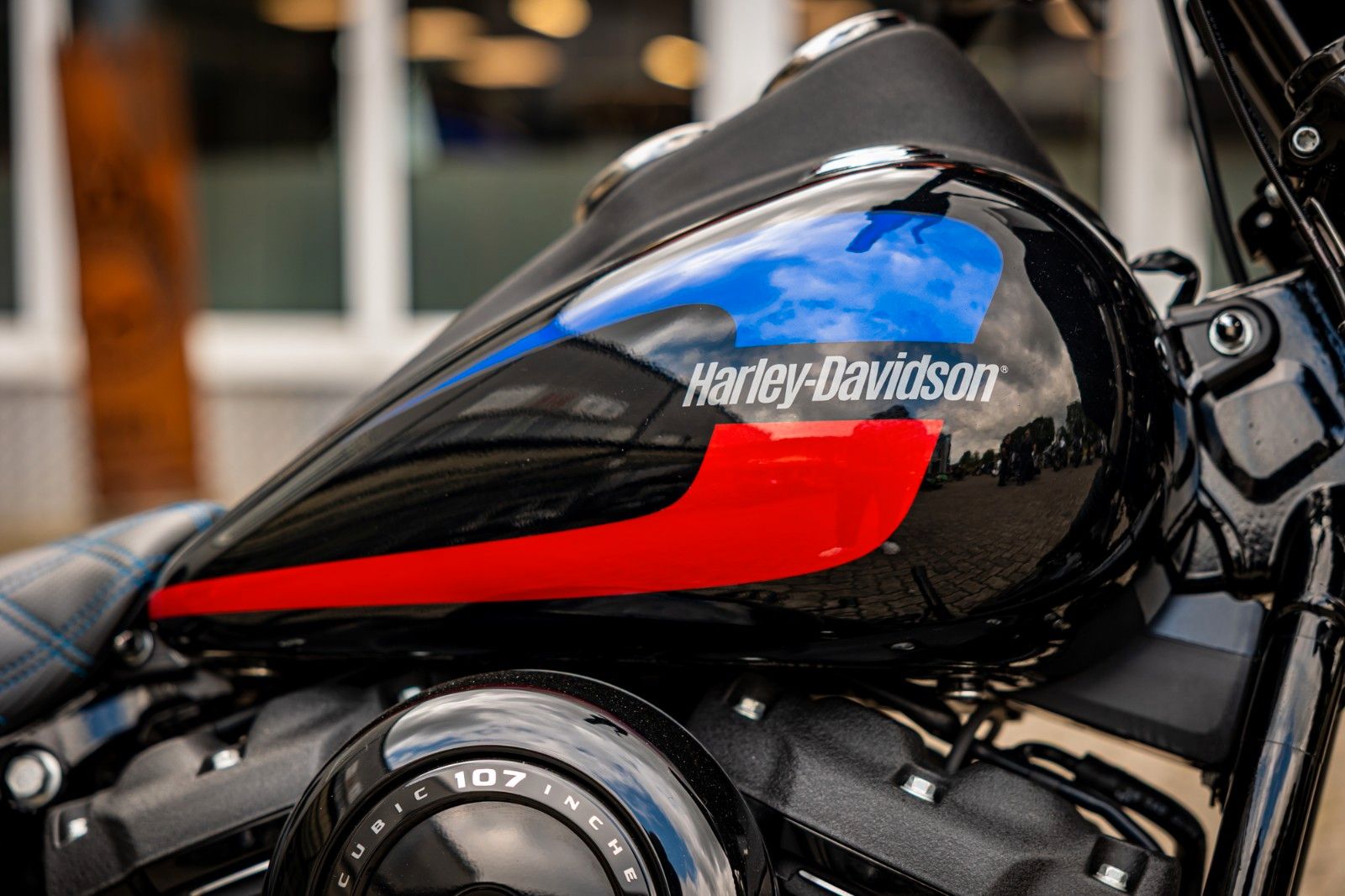 Fahrzeugabbildung Harley-Davidson FXLR LOW RIDER - JEKILL & HYDE -