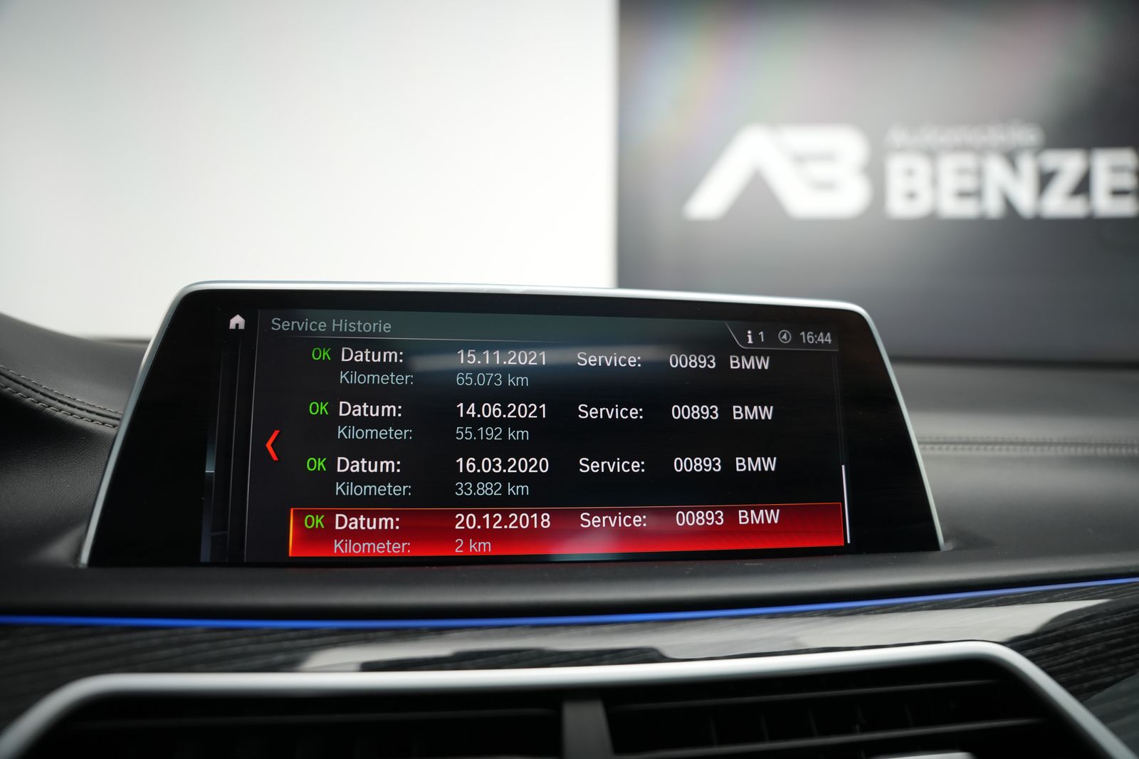 Fahrzeugabbildung BMW 750 750 xDrive*M-Paket*S-Dach*Bowers&Wilkins*HUD