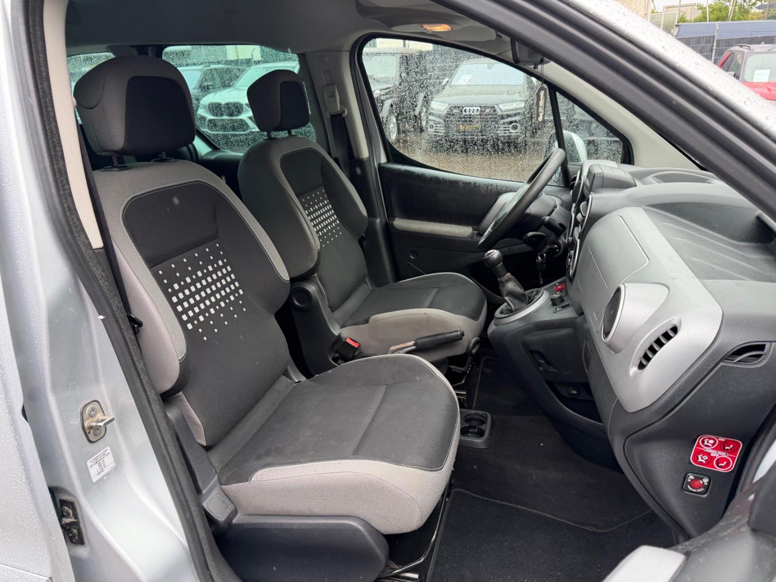 Citroën BERLINGO MULTISPACE FEEL*NAVI*PDC*R-KAMERA*