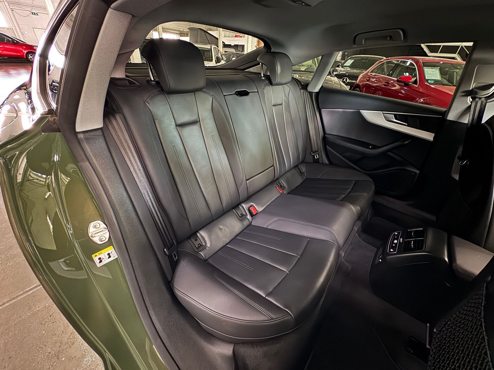 Fahrzeugabbildung Audi A5 SP S-TRONIC SONDERLACKIERUNG S-LINE MEGA VOLL