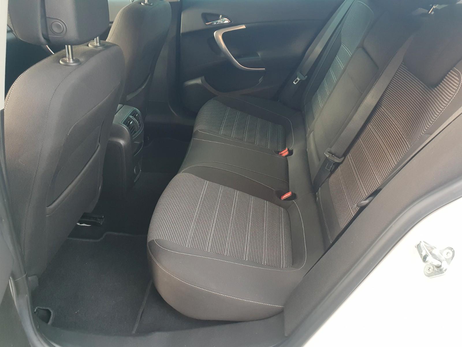 Opel Insignia 2012 — photo 10