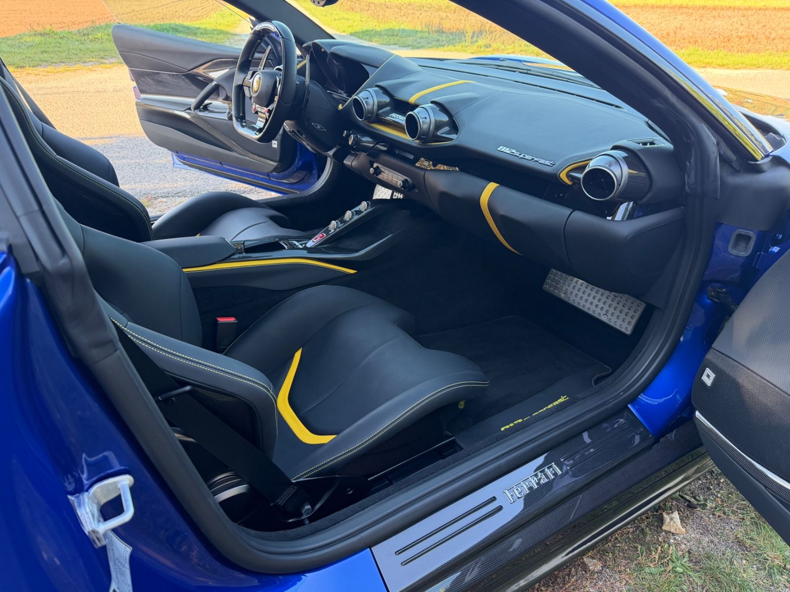 Ferrari 812 Superfast DCT F1 1. HAND CARBON 12