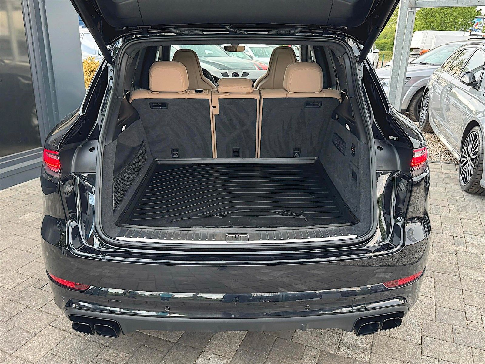 Fahrzeugabbildung Porsche Cayenne Turbo Black Edition *Matrix*ACC*TECHART*