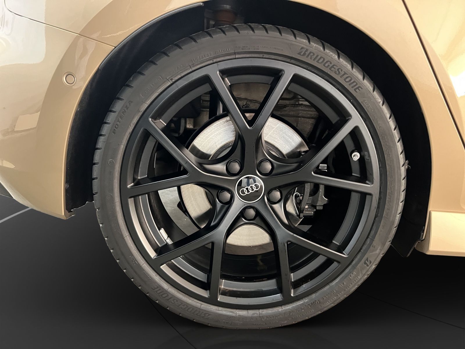 Audi RS3 Sportback exclusive RS-Abgas Pano  LM 19" RF foto 15