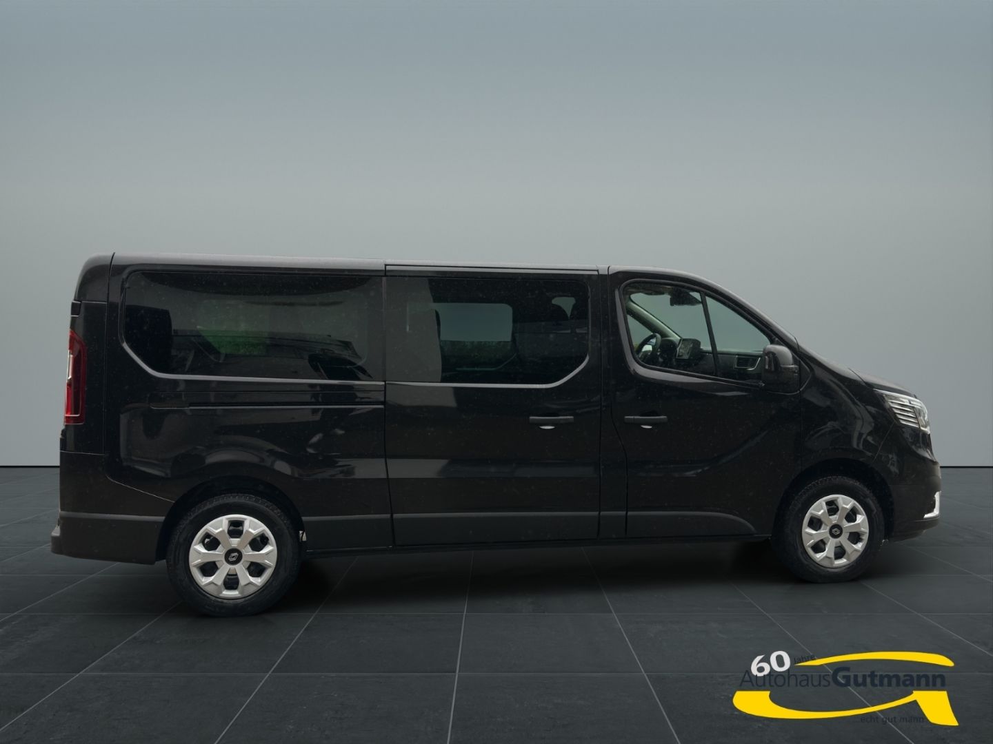 Fahrzeugabbildung Renault Trafic Combi L2H1 3,0t EQUILIBRE 2.0 BLUE dCi 15