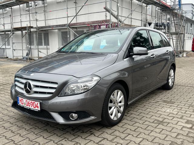 Mercedes-Benz B 200 -1.Hand-Autom-Navi-PDC-Tempo-Allwetter