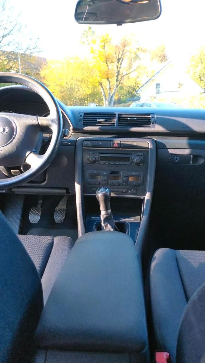 Audi A4 2004 — photo 8