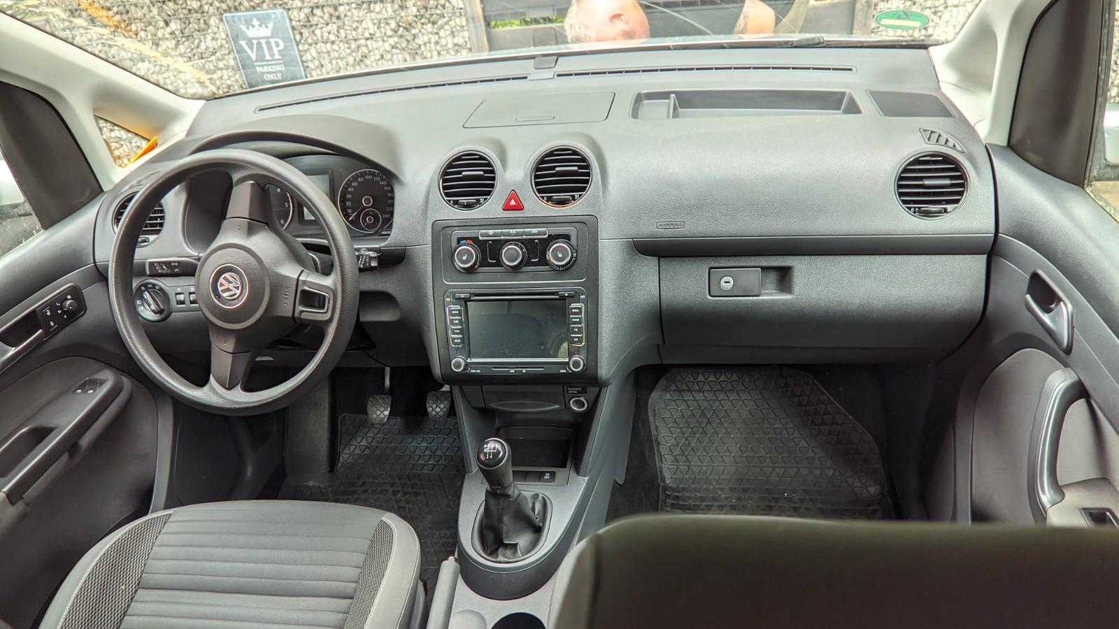 Volkswagen VW Caddy Team 1.6 TDI | 5-Sitzer | AHK | Kamera 