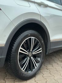 Volkswagen Tiguan - 9