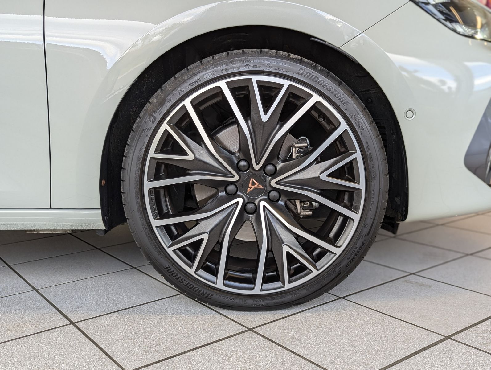 CUPRA Leon 1.5 eTSI Sennh Matrix Pano Edge/Dynamic AHK - Image 10