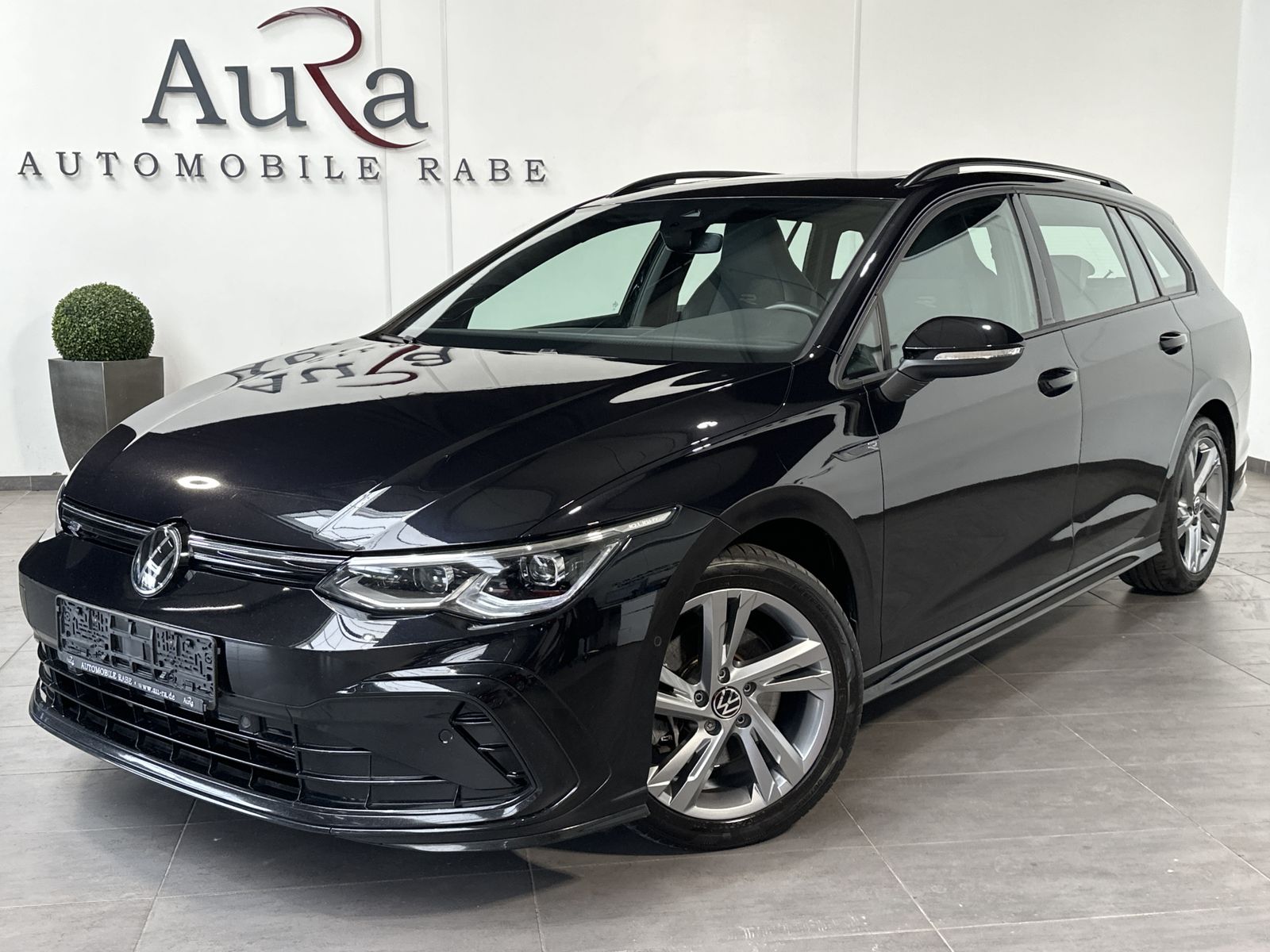 Fahrzeugabbildung Volkswagen Golf Variant R-Line NAV+IQ.LIGHT+PANO+ACC+17ZOLL