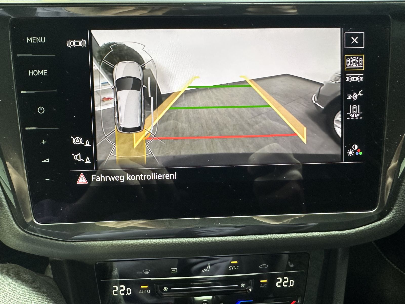 Fahrzeugabbildung Volkswagen Tiguan 4M R-Line Black NAV+IQ-LIGHT+AHK+VC+KAMER