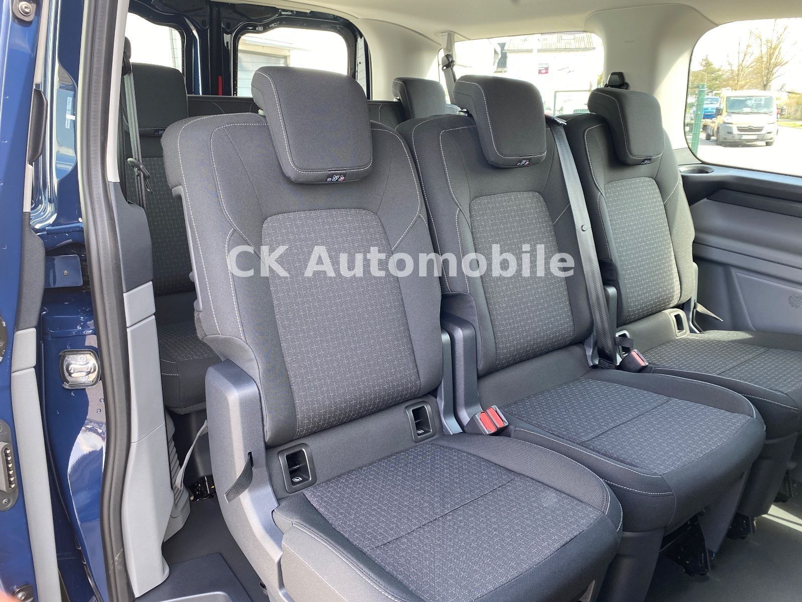 Fahrzeugabbildung Ford Transit Custom Kombi 2.0 Trend/9Sitze/Kamera
