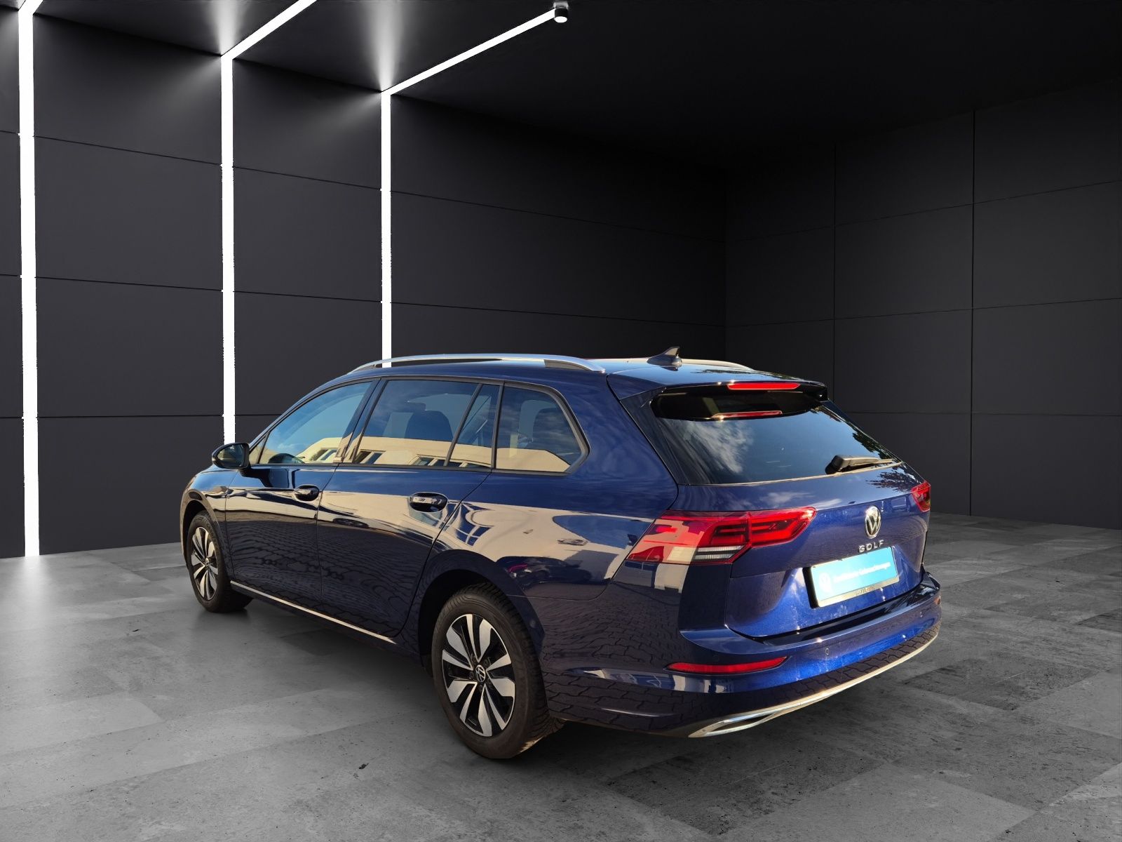 Fahrzeugabbildung Volkswagen Golf VIII Variant TSI Move 1,99% LED AHK Navi AI