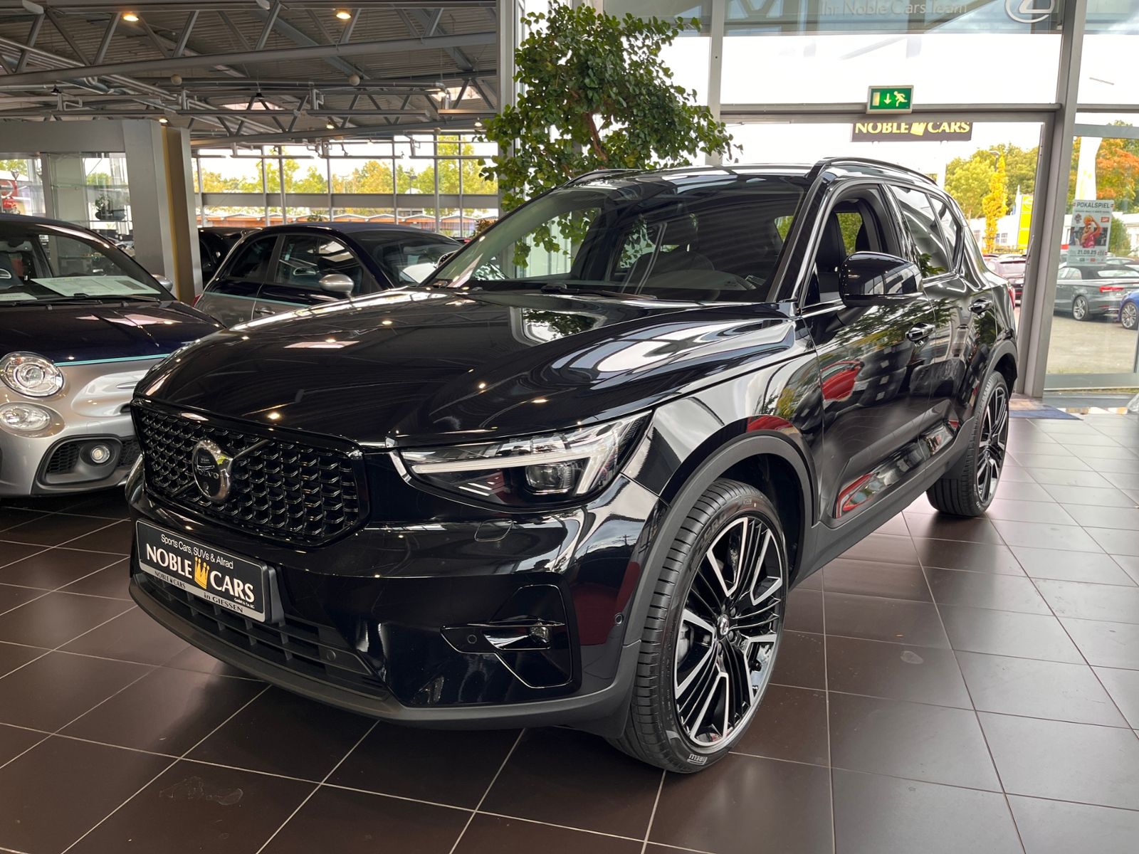 Fahrzeugabbildung Volvo XC40 Ultra Dark PANO AHK 21" 360° KAM