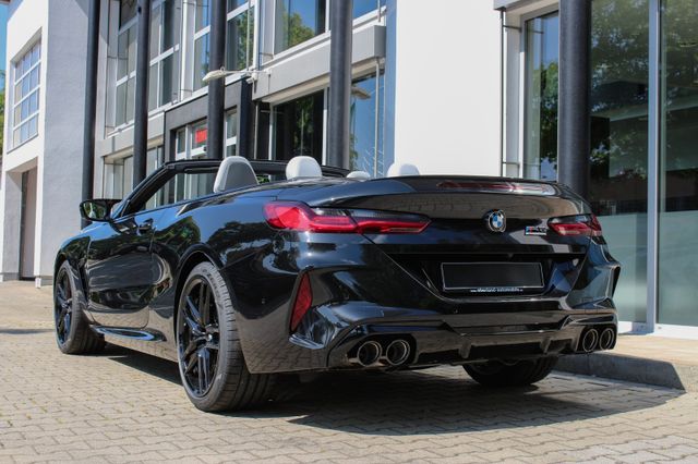 BMW M8 Competition xDrive Cabrio / LASER / M-DRIVERS BMW M8 Competition xDrive Cabrio / LASER / M-DRIVERS