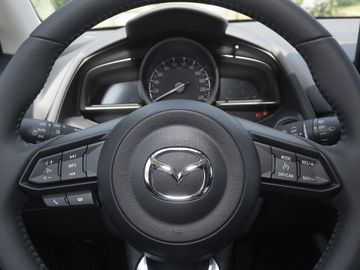 Mazda 2 Homura 90PS SitzheizungRückfahrkameraLED