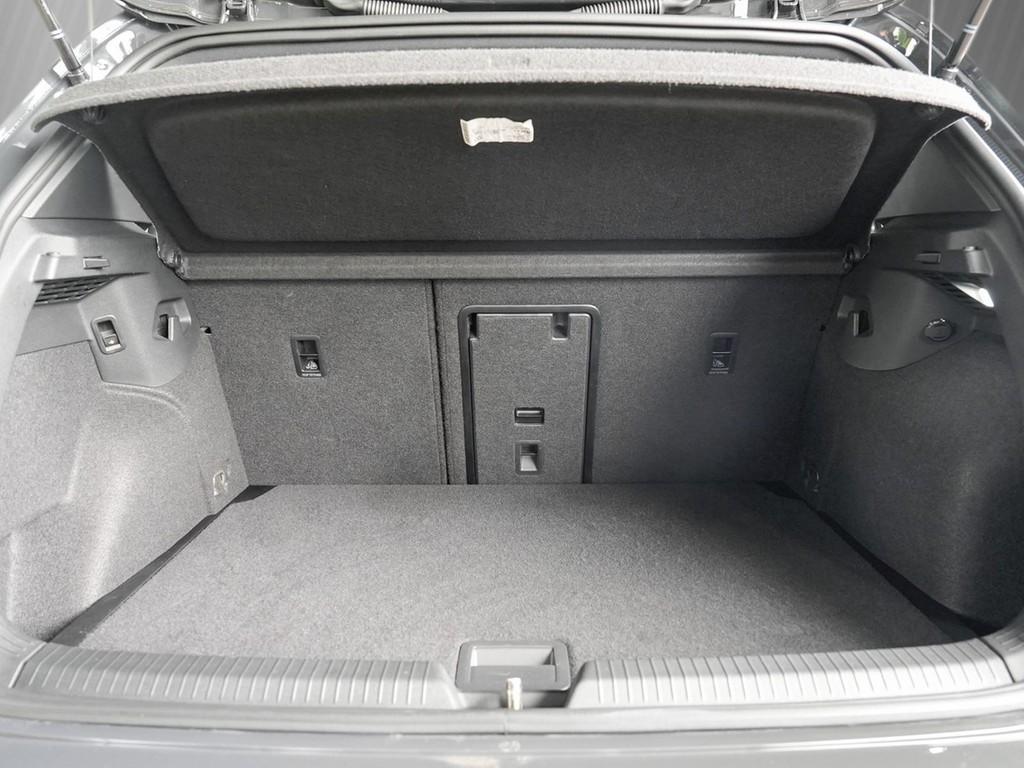 Volkswagen Golf VIII 1,5 eTSI R-Line DSG,AHK,Kamera,LED,ALU, миниатюра 6