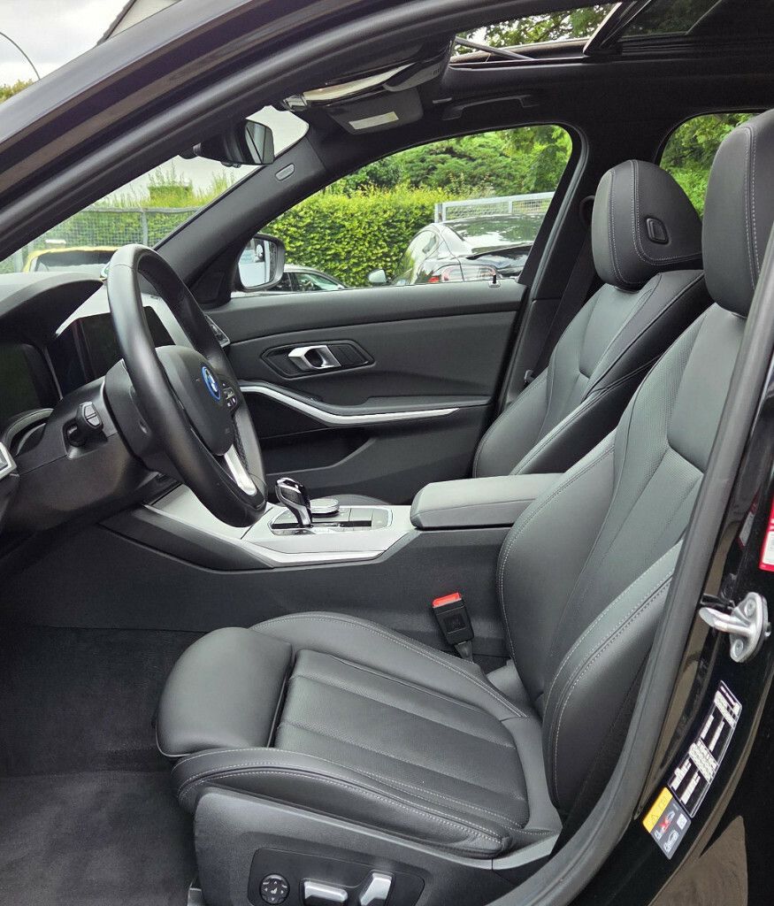BMW 320e Touring.LED.Led.PanSD.Cam.Navi.SHZ.ACC imagem 2