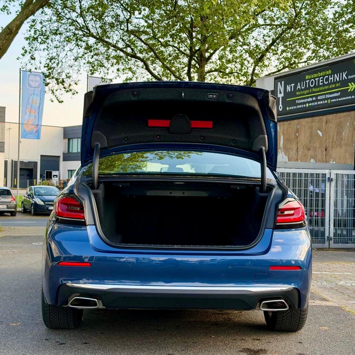 BMW 520 i Luxury Line*1.Hand*Erst 20 Tkm*LED*Navi*