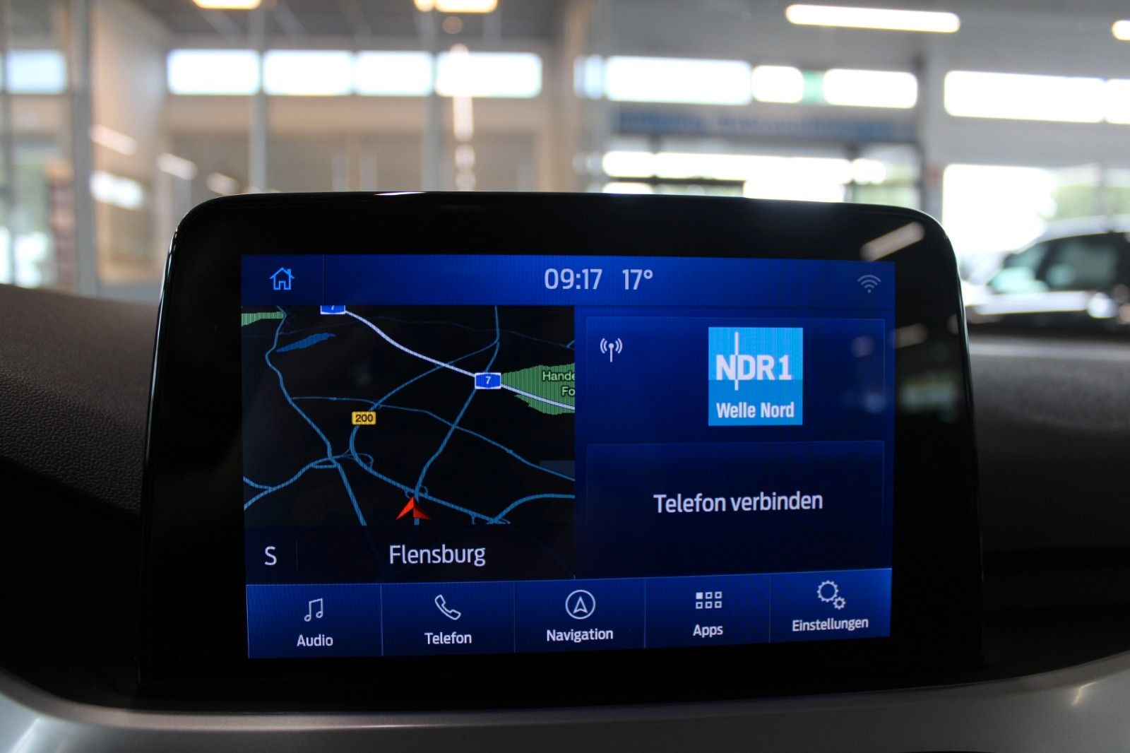 Fahrzeugabbildung Ford Focus Cool & Connect Automatik + AHK ACC WinterP